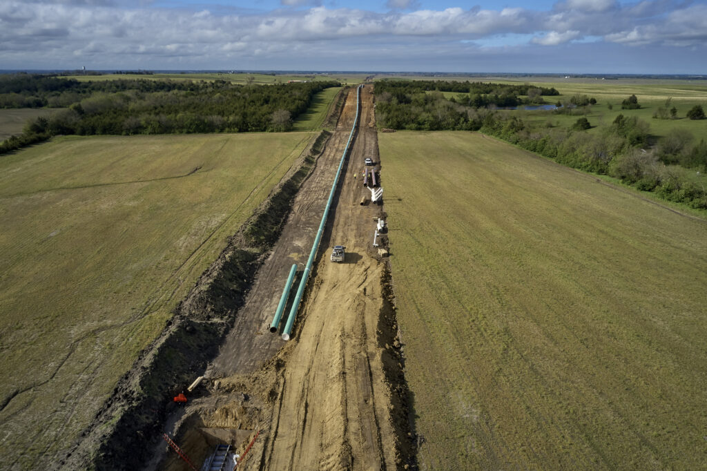 Pipeline construction in Kansas